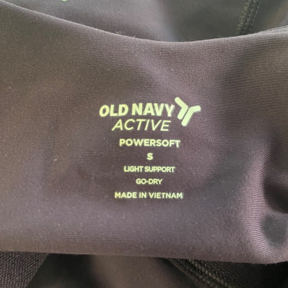 Old Navy Active Deep Purple Powersoft tank with built in Bra **FREE SHIPPING** - Picture 2 of 4